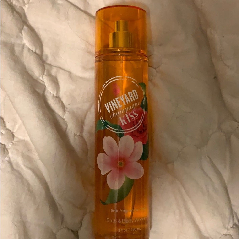 Vineyard Champagne Kiss Bath and Body Works
